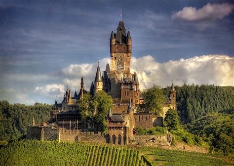 Top 20 most beautiful castles in the World.